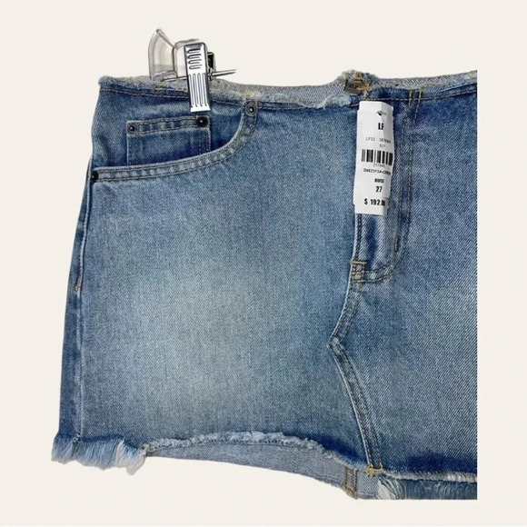 0505W. CARMAR LOS ANGELES DENIM SKIRT SIZE 27‎ WITH SPARROW PATCH - Picture 4 of 7